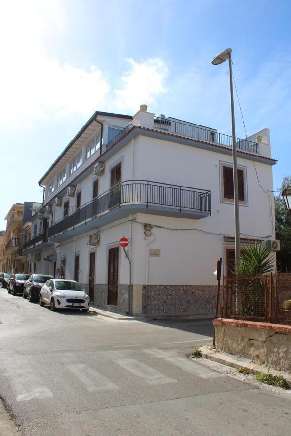 La Stanza Vicino Al Mare , Una Camera Da Letto E Bagno Con Balcone Vista Mare Apartment Balestrate ภายนอก รูปภาพ