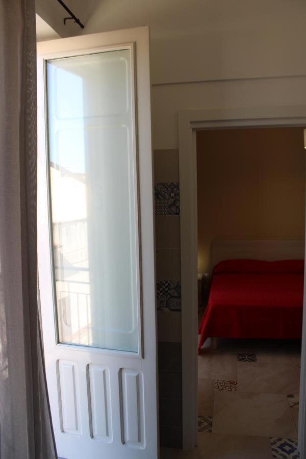 La Stanza Vicino Al Mare , Una Camera Da Letto E Bagno Con Balcone Vista Mare Apartment Balestrate ภายนอก รูปภาพ