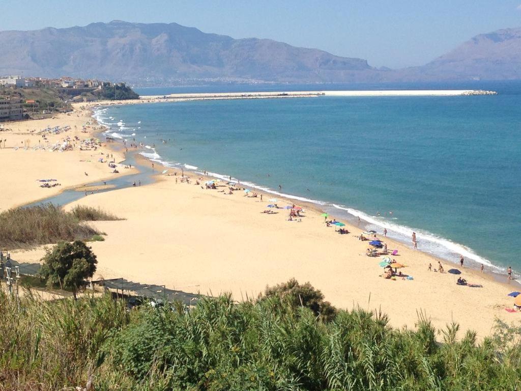 La Stanza Vicino Al Mare , Una Camera Da Letto E Bagno Con Balcone Vista Mare Apartment Balestrate ภายนอก รูปภาพ